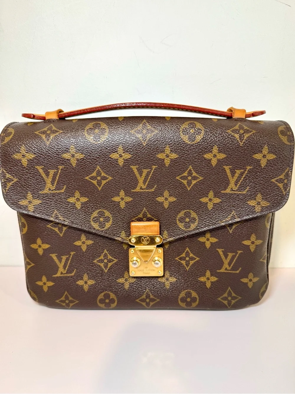 Louis Vuitton Pochette Métis Logo Monogram W Adjustable Shoulder Strap